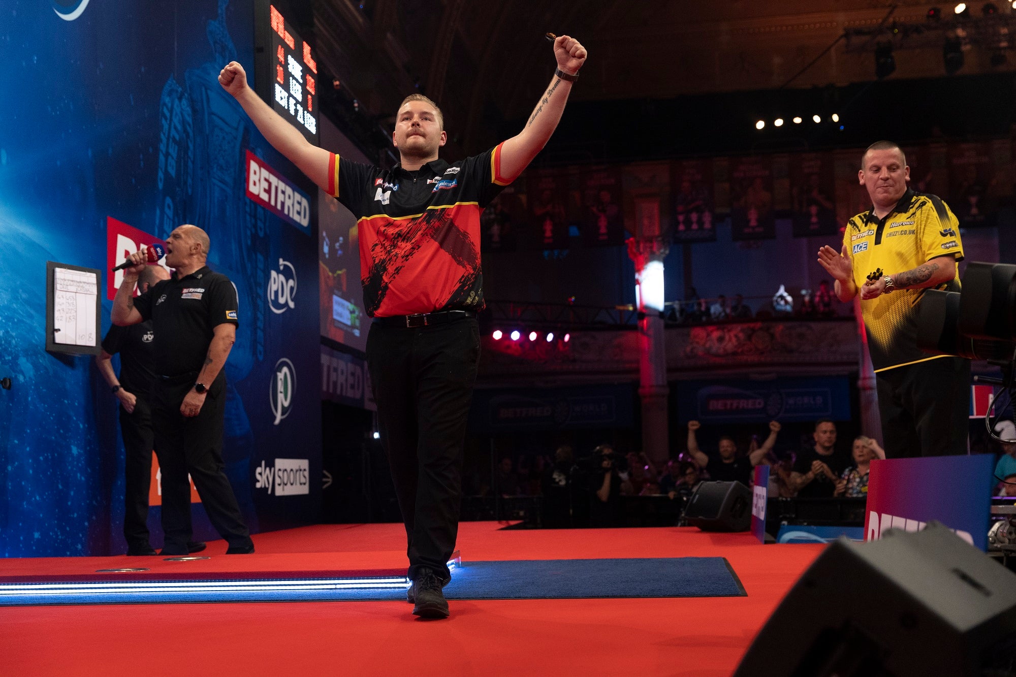 Van den Bergh & Price set up blockbuster quarter-final on Night Four