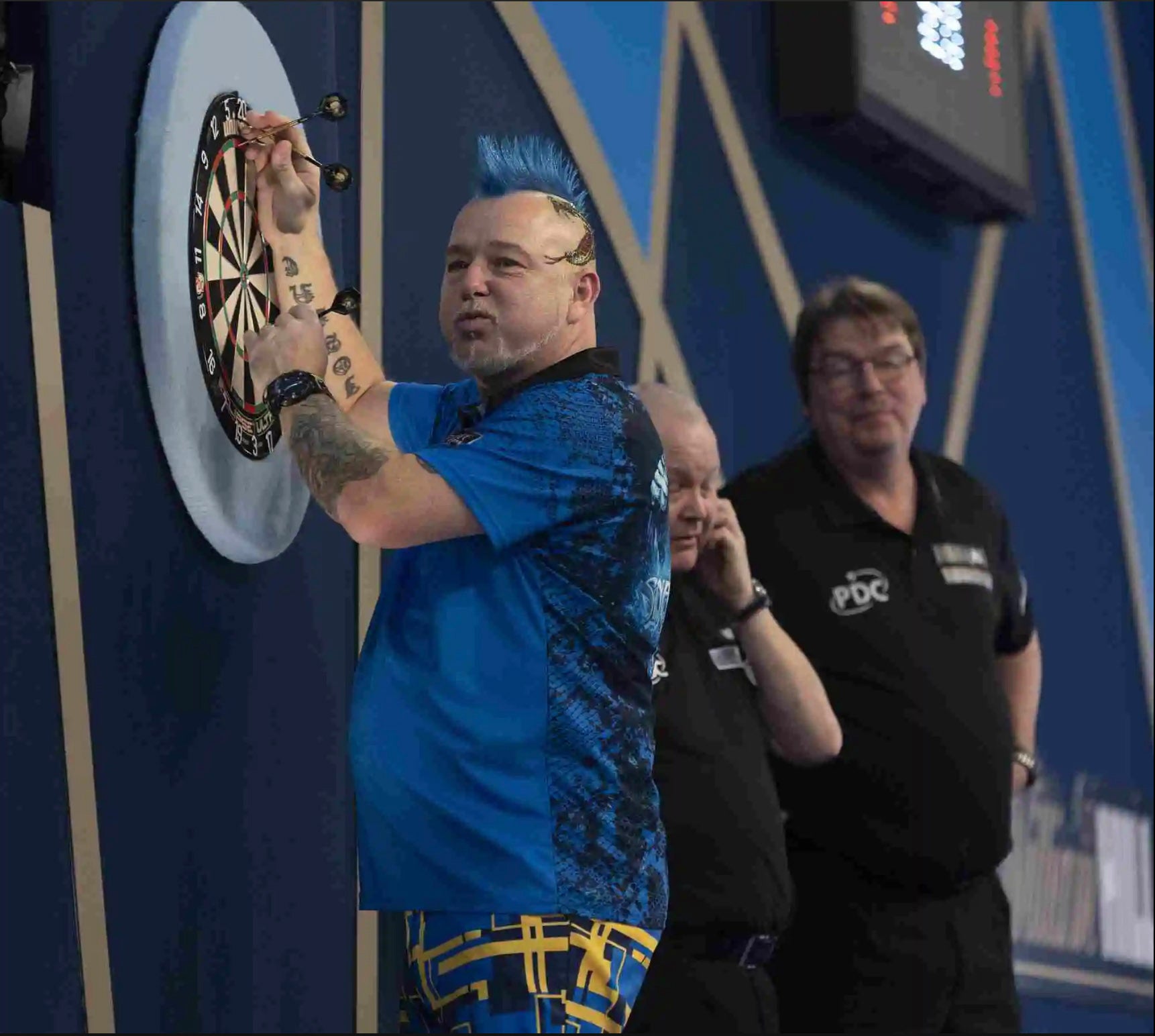 Record-breaking Wright and super Smith seal final spots
